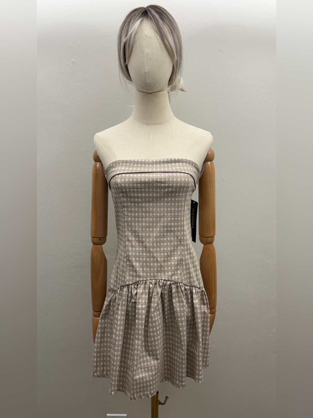 NWT Madden Girl Strapless Plaid Mini Dress Size M Beige Drop Waist Tube Dress